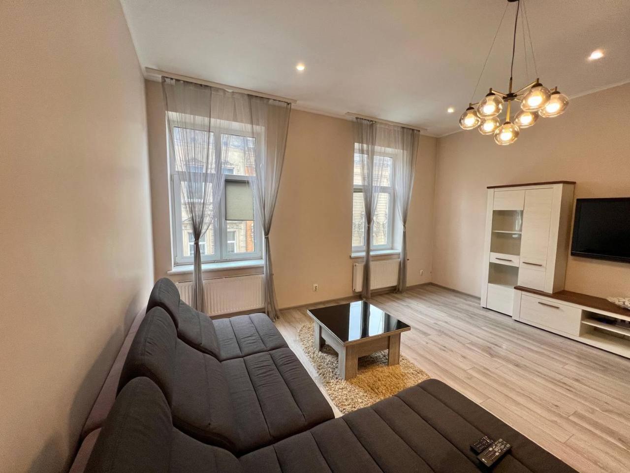 Apartments On Sholom Aleikhema 리비프 외부 사진